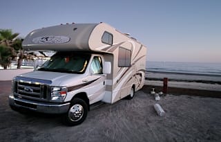 2017 Thor Motor Coach Four Winds 23U