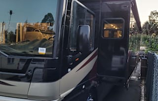 2019 Fleetwood Pace Arrow LXE 38K