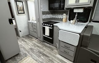 MEET THOR, OUR HIGH CLASS RV FOR 8
