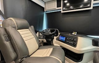 Luxury coach  34rx