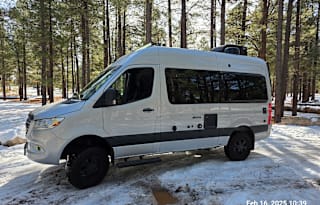 FOUR TENS- 2025 Thor Motor Coach Tranquility 19M
