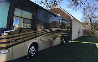 Pet friendly,  spacious RV perfect for tailgating!