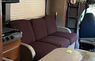2014 Coachmen RV Leprechaun 320BH Chevy 4500