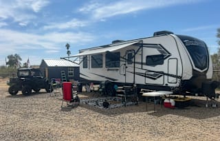 2019 Grand Design Momentum 28G – Pet Friendly!