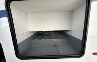 2024 Forest River RV Sunseeker LE 3250DSLE, R1090