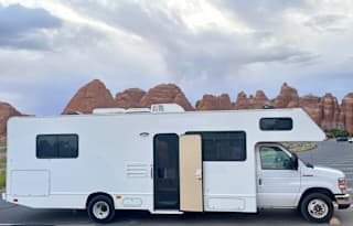 2019 RV 30ft - White - B