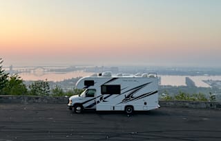 2021 Thor Motor Coach Magnitude GA22