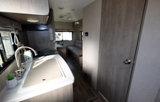 Independence! 2019 Palomino Puma XLE Lite w/ sofa
