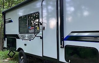 Spacious 7-Sleeper Dream on Wheels