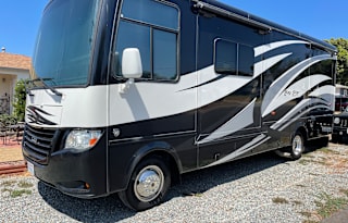 2017 Newmar Bay Star Sport 2812