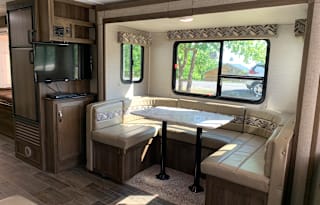 Keystone Pull Behind - Sleeps 10