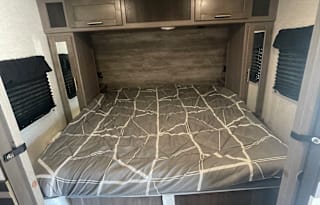 10person 2022 Sunset Trail. Practically brand new!
