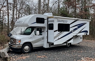 2022 thor motor coach freedom elite 24he