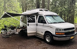 Off-Grid Solar 2005 Roadtrek 210P 4-Bike Carrier
