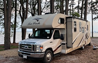 2017 Thor Motor Coach Four Winds 28Z