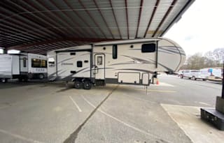 2017 Prime Time Crusader 315RST