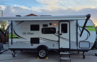 Eppinga's pet friendly offroad hotel on wheels.