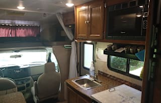 2018 Coachmen RV Leprechaun 210QB Ford 350