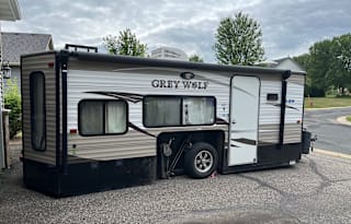 2015 Forest River Heat/AC & Extra Amenities