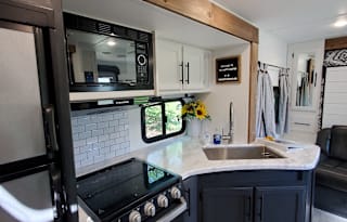 The Happy Camper | Bunks & Upgraded Queen Mattress