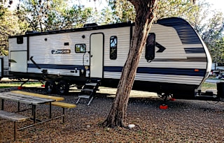 Pride of Texas Family Friendly Zinger RV