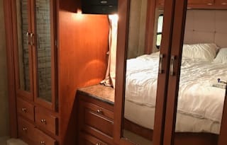 Perfect Family Vacation Motorhome Sleeps 6.