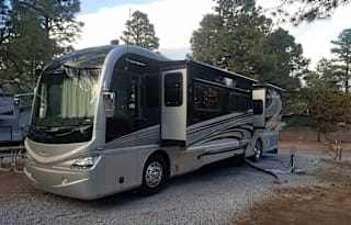 2008 Fleetwood Revolution LE