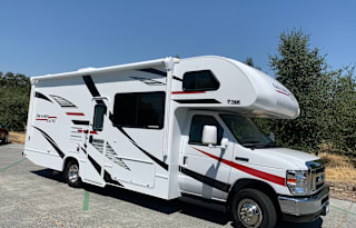 2020 Thor Motor Coach Freedom Elite Ford
