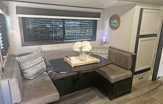 Make Memories with Jay! (Jayco Jay Feather 24BH)