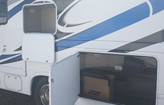 2021 Thor Chateau 24,solar,mega slide out,Ins incl