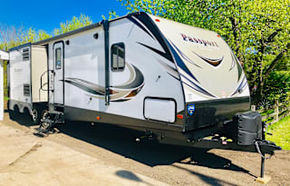 Keystone Passport 3320BH