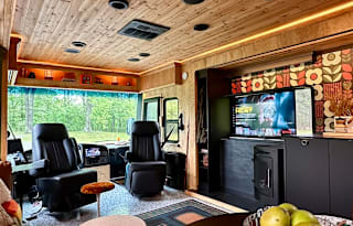 REMODELED, luxury  new interior. DELIVERY ONLY.