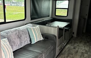 Great Family Getaway w/ Bunk House