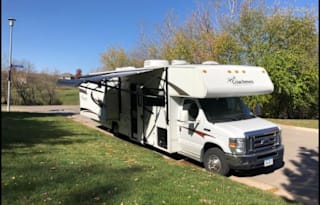 2013 Coachmen RV Freelander 32BH Ford 450