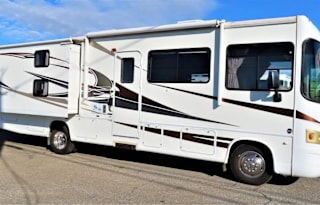 2011 Forest River Georgetown RV Bunk House Class A