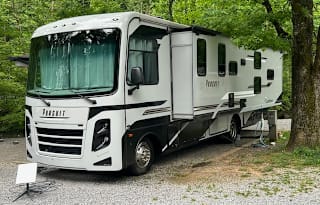 Pursuit of Happiness Motorhome- Delivery Only