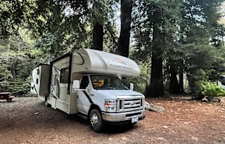 Extremely clean 2019 Motorhome, sleeps 10