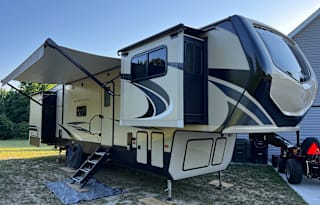 Large Front Living Family Camper