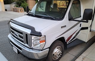 2019 Coachmen RV Freelander 28BH Ford 450 LowMiles