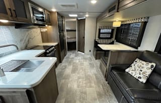 2020 Prime Time RV Tracer Breeze 26DBS