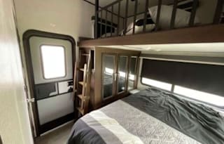 Dutchmen Atlas Fifth Wheel