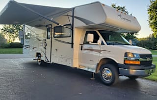 2014 Coachmen RV Freelander 28DS chevy 4500