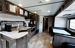 2021 Dutchmen RV Coleman Lantern Series 334BH