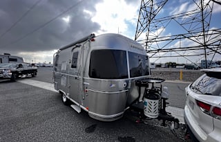 Airstream Bambi 19 International " Love Nest"