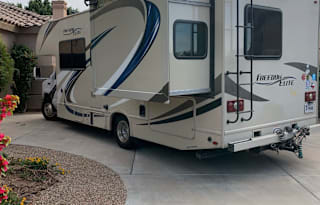 "Luxury Paws Retreat: Upscale Pet-Friendly RV