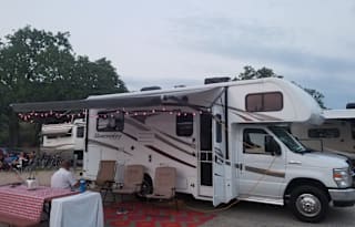 2017 Forest River Sunseeker - Family Friendly RV!!