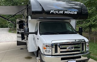 Rollin Ritz  2022 Thor Motor Coach Four Winds 31E