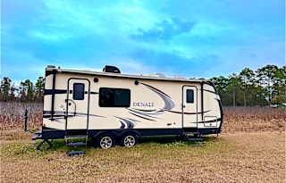 2017 Dutchmen RV Denali 2462RK