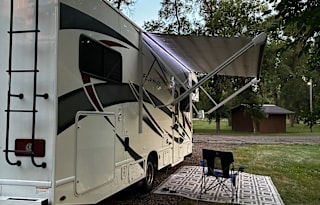 Thor Motor Coach Four Winds 31EV - Family Friendly