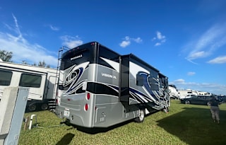 CL 40 - 2022 Entegra Coach Vision XL 36A